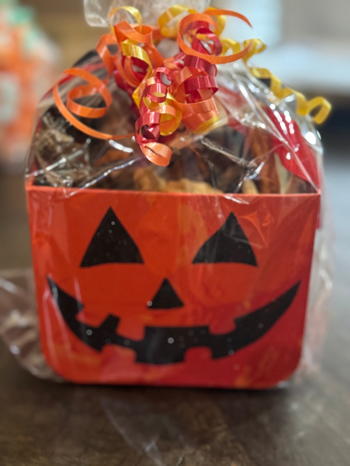 Medium Pumpkin Bark-uterie Basket