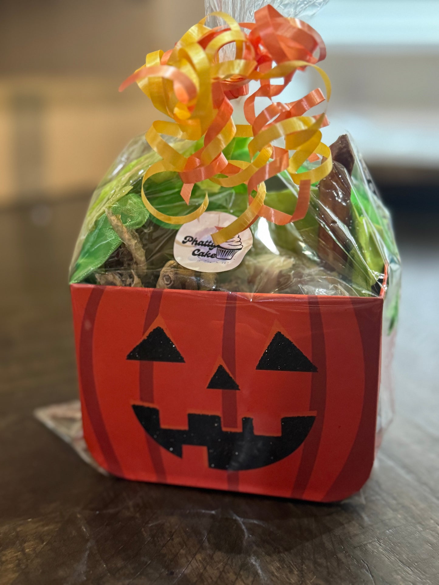 Small Pumpkin Bark-uterie Basket